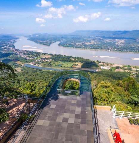 Nong Khai Skywalk Wat Pha Tak Sua