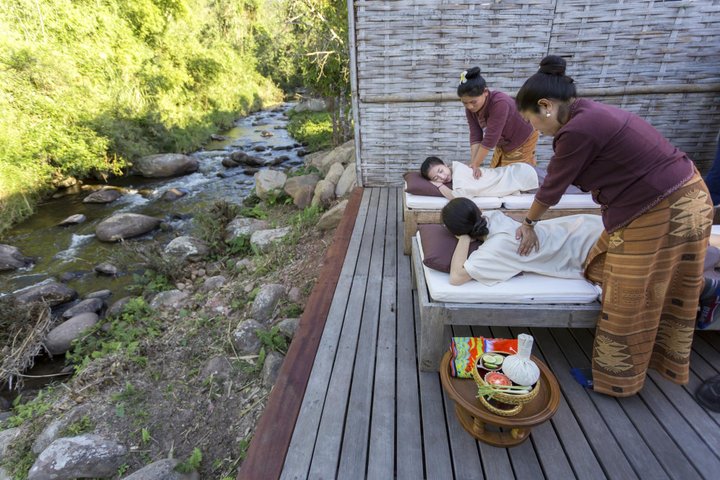 Nordlaos Luxury Namkat Yorla Pa Massage am Fluss