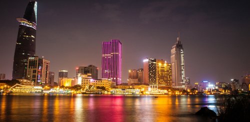 Saigon oder Ho Chi Minh City bei Nacht - Vietnam Indochina