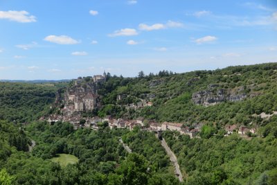 mittelalterlicher Wallfahrtsort Rocamadour mit der Grotte de Merveilles