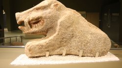 Urfa Museum - neuer Fund 2023 - das Wildschwein vom Göbekli Tepe - die älteste gefundene bemalte frühneolithische Statue