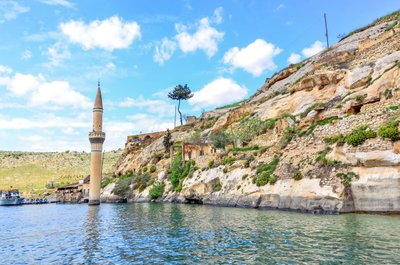 Halfeti Minarett der versunkenen Moschee im Euphrat