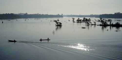 Boote am Mekong Laos