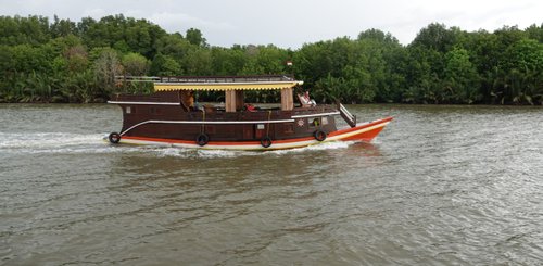 Hausboot am Kumai River Borneo Indonesien